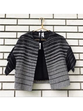 NWT Edward Achour Paris Black White Textured Woven Swing Jacket 4 Chain Detail